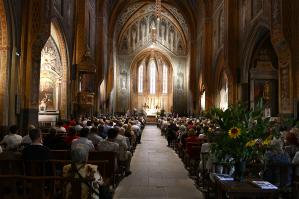 1 - Messe dans la cathédrale St Alain de Lavaur en mémoire de Madeleine et Félix VALLAT et de toutes les victimes du terrorisme