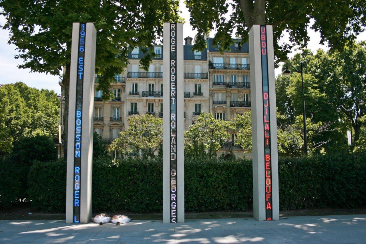 12 photo colonnes quai branly